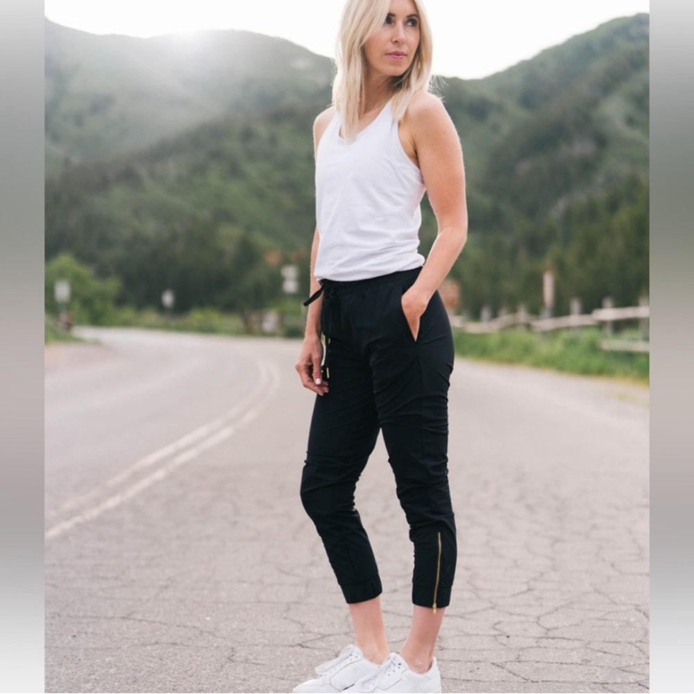 Zyia black everywhere zipper jogger